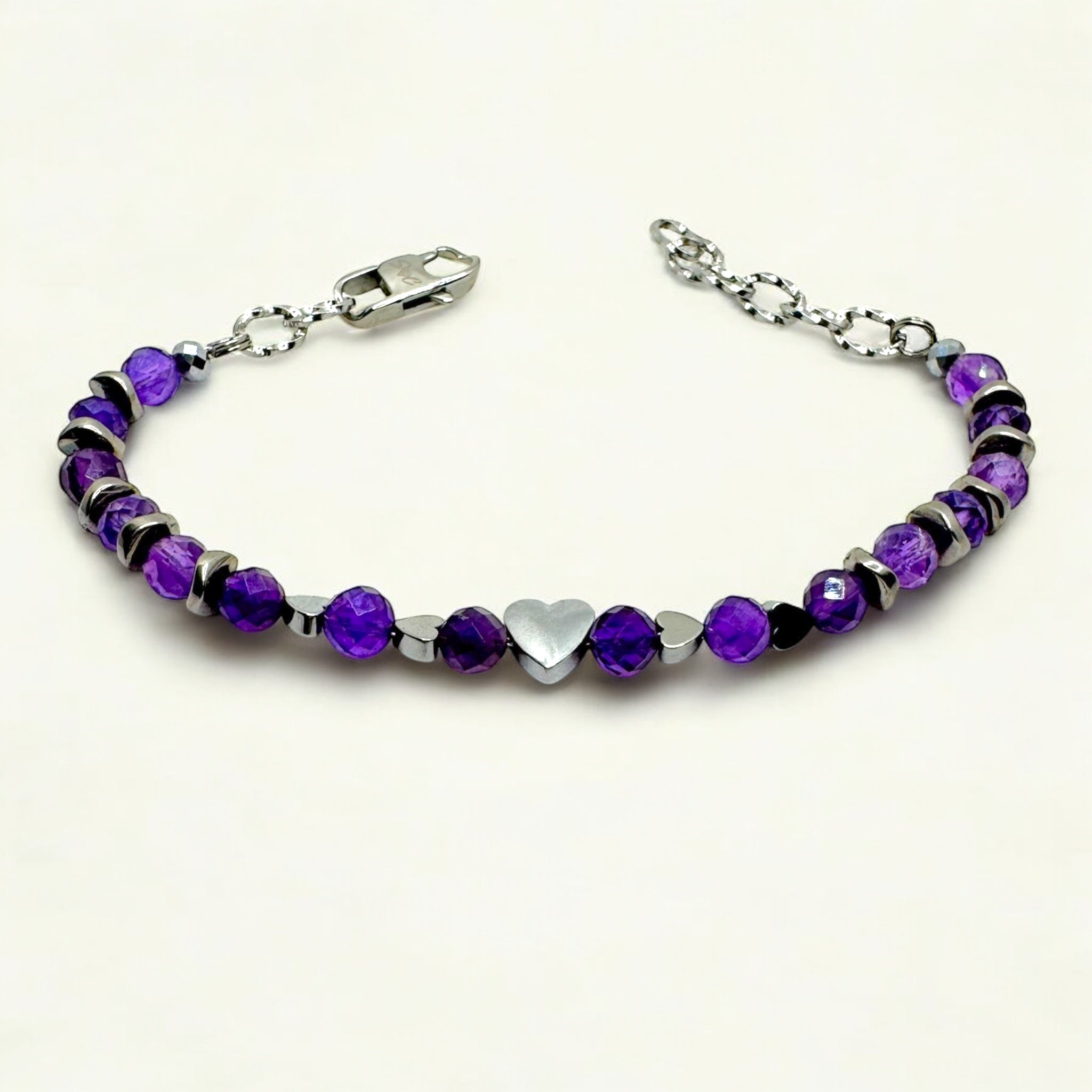 Bracciale Ametista Sfaccettata Bi-Misura con Cuori in Ematite Sharifa Crystals